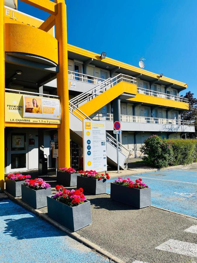 Premiere Classe St Quentin En Yvelines Elancourt Trappes Exterior photo