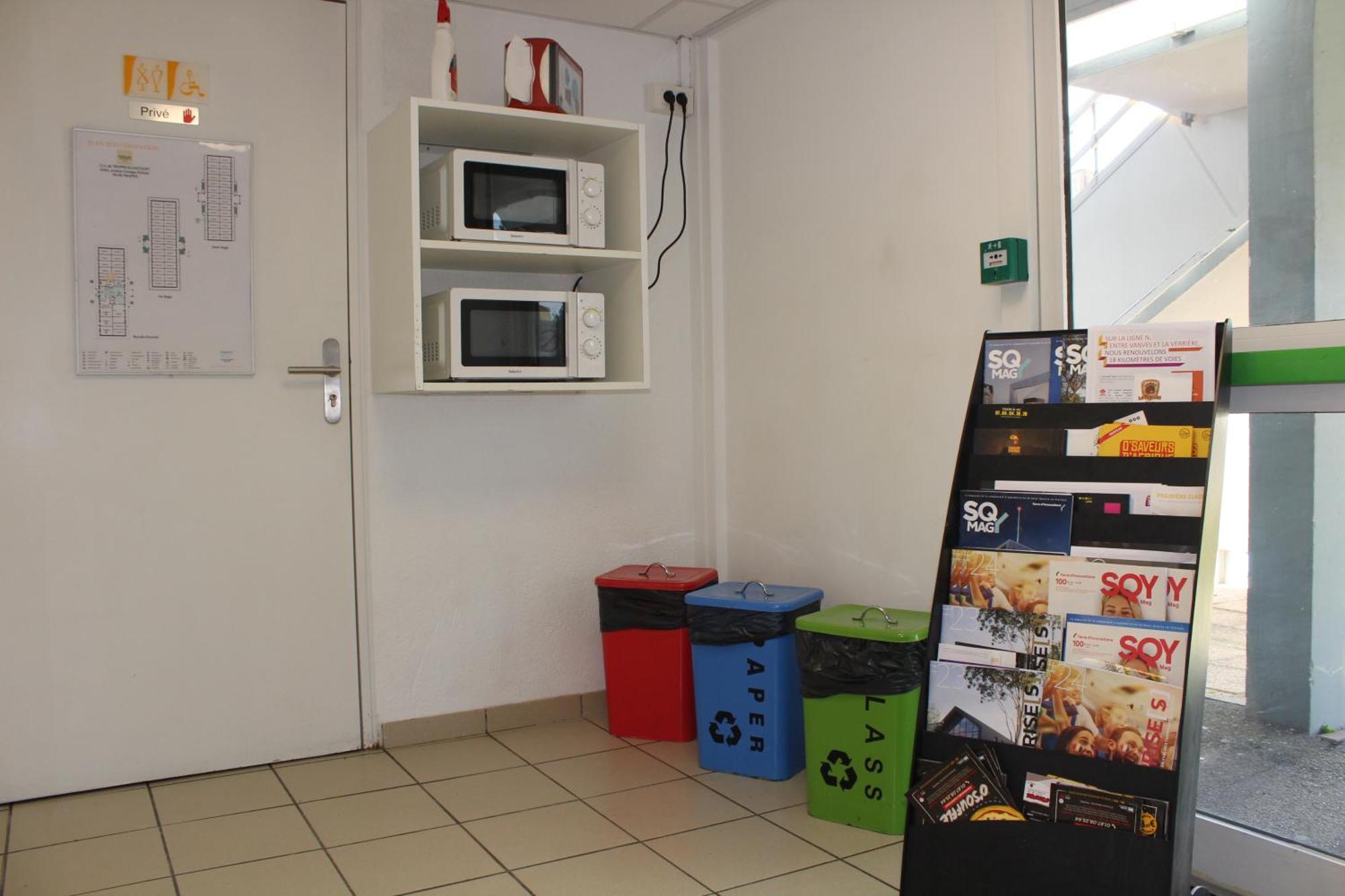 Premiere Classe St Quentin En Yvelines Elancourt Trappes Exterior photo
